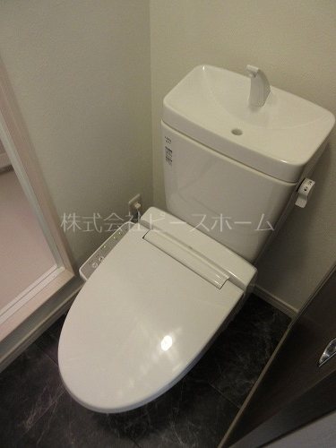 トイレ　※別号室参考写真