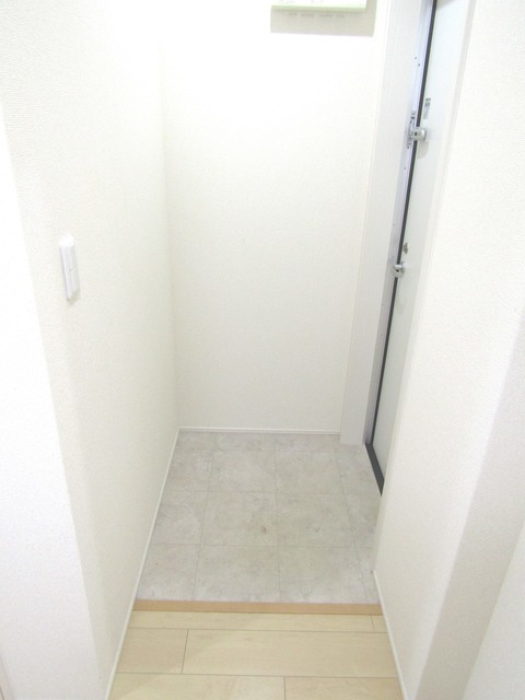 フジパレス西住之江VI番館の玄関写真