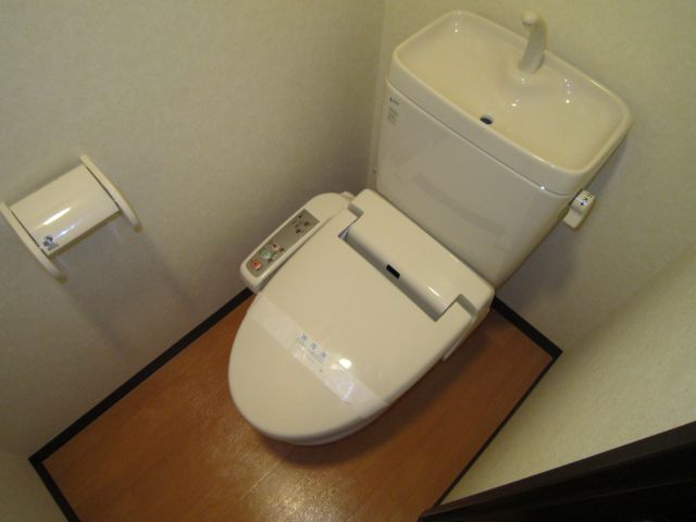 ＪＲ大阪環状線 福島駅 徒歩7分 12階建 築20年のトイレ写真