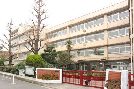 中学校　上板橋第一中学校（中学校）まで554m