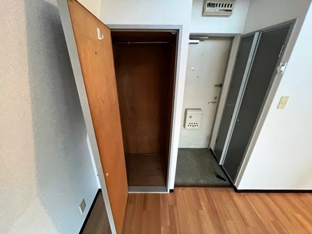 阪神本線 出屋敷駅 徒歩10分 4階建 築36年の内装写真