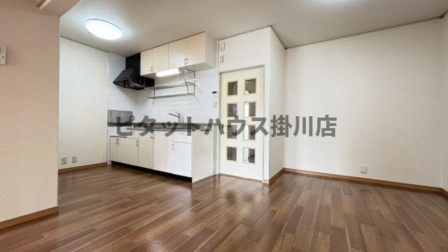 天竜浜名湖鉄道 掛川市役所前駅 徒歩17分 3階建 築34年の居間写真