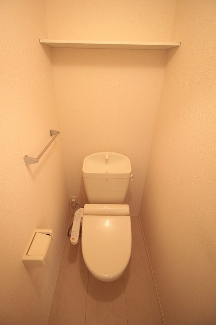 つくばエクスプレス 守谷駅 徒歩8分 2階建 築16年のトイレ写真