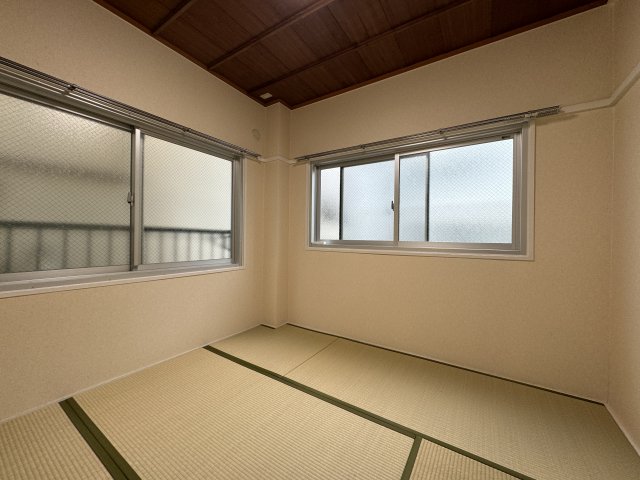 一王山マンションの居間写真