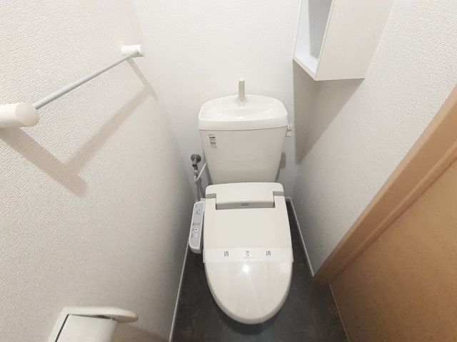 デン メゾンのトイレ写真