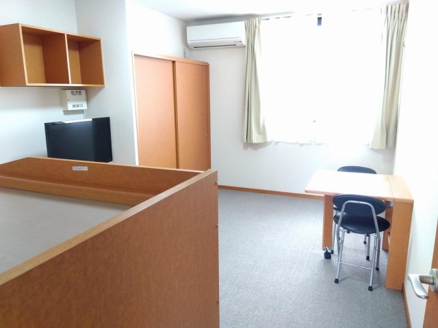 レオパレス華IIの居間写真
