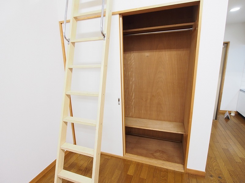 収納　同物件別部屋の写真です