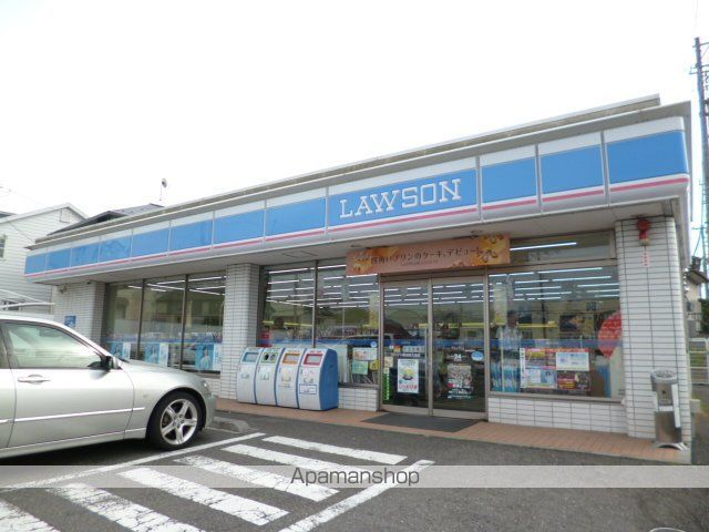 コンビニ　ローソン 横須賀大津（コンビニ）まで704m