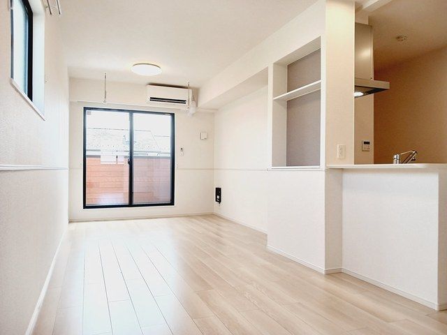 カーサ ソレイユの居間写真