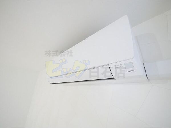 その他設備　夏も快適エアコン付きです♪