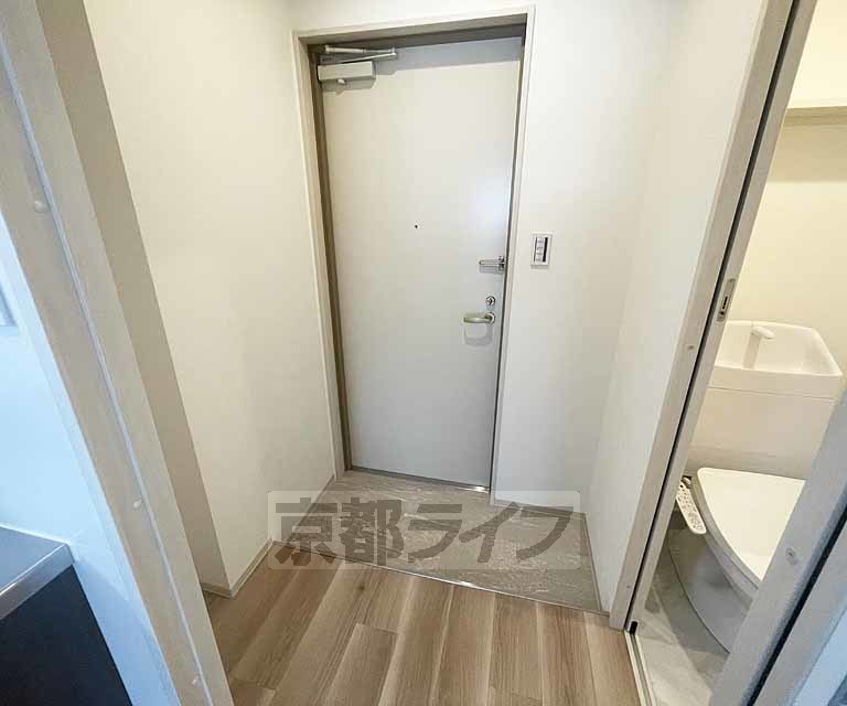 アドバンスコート五条丹波口の玄関写真