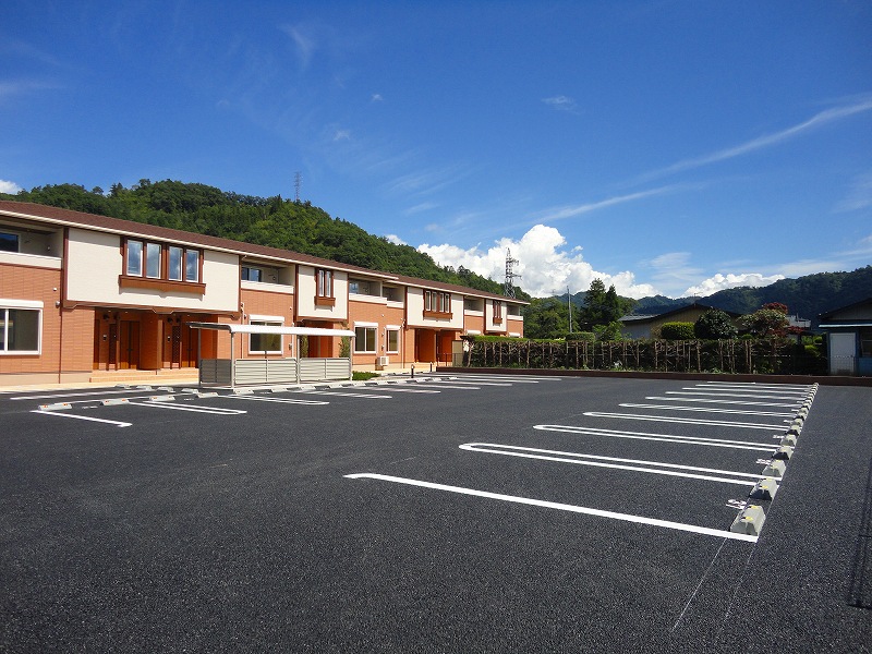駐車場　駐輪場有り
