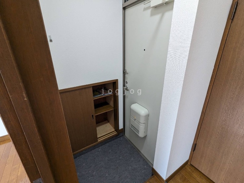 玄関　ゆったりとした玄関です。