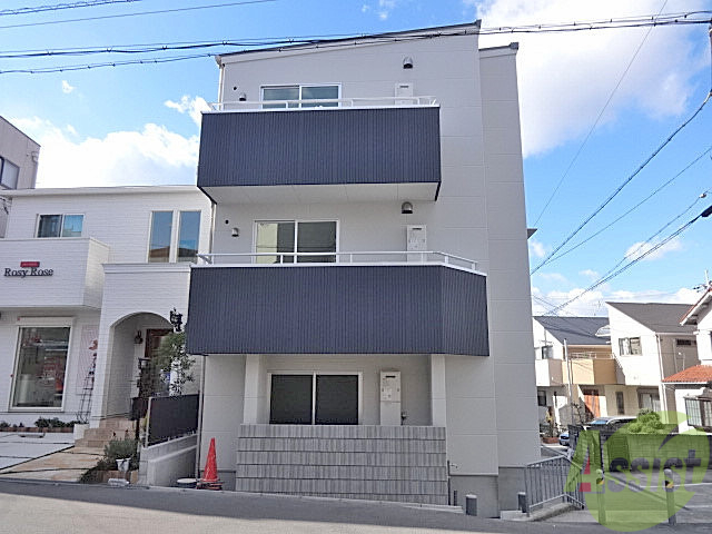 建物外観　豊中市千里園「ピアザ千里園」