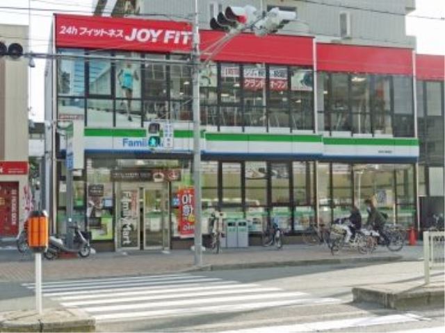 コンビニ　ファミリーマート新深江駅前店（コンビニ）まで167m