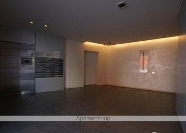 プラウドフラット新宿御苑の外観写真