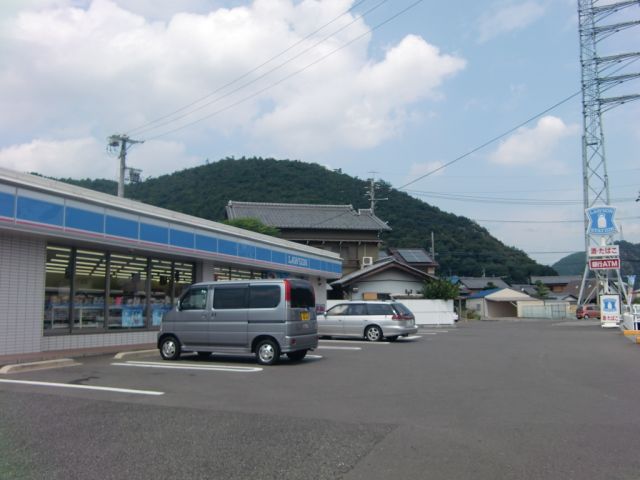 コンビニ　ローソン（コンビニ）まで720m