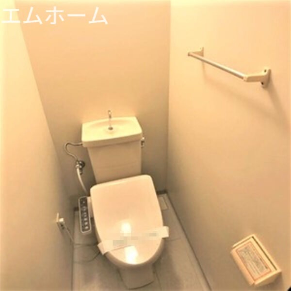トイレ　温水洗浄便座付トイレ