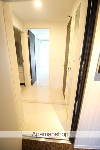 ＪＲ大阪環状線 福島駅 徒歩13分 10階建 築8年の玄関写真
