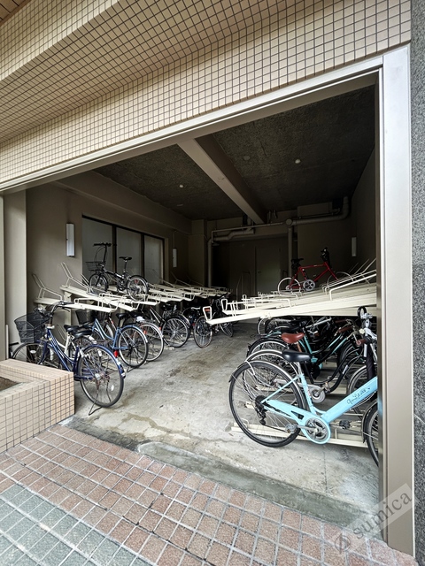 その他共有部分　屋根付き駐輪場が嬉しいです♪♪