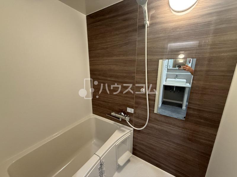 大阪市大正区 3階建 築1年の風呂写真