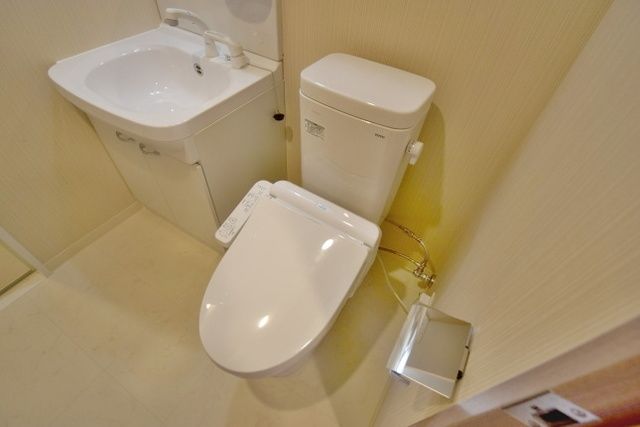 トイレ　★お部屋探しは株式会社タウンハウジング東京まで★