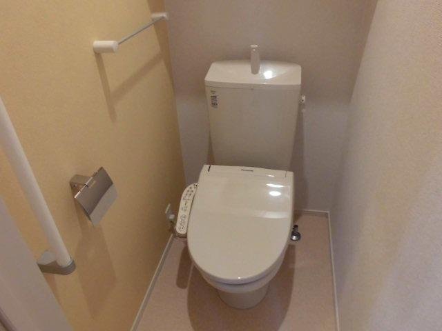 トイレ　落ち着いたトイレです