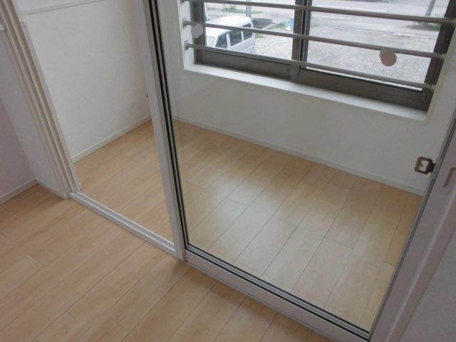バルコニー　雨の日でも安心のサンルームです