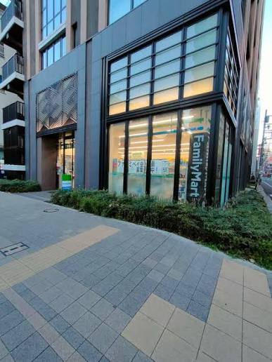 コンビニ　ファミリーマート東日本橋三丁目店（コンビニ）まで174m