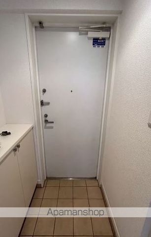 レジディア西新の玄関写真