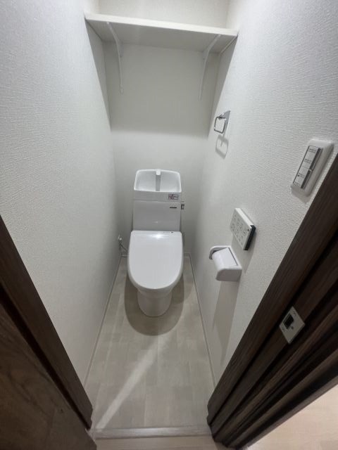 ＪＲ東西線 加島駅 徒歩9分 3階建 築4年のトイレ写真