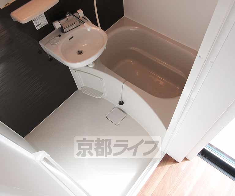 バス・シャワールーム　コンパクトなお風呂です