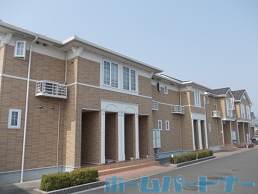 建物外観　築浅でキレイな外観です♪