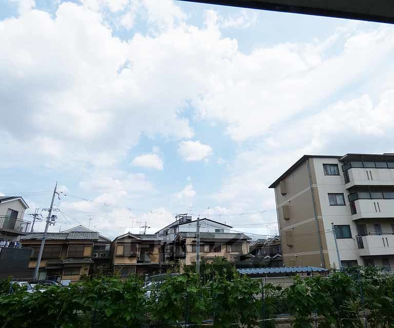 【京都市右京区梅津上田町のアパートの眺望】