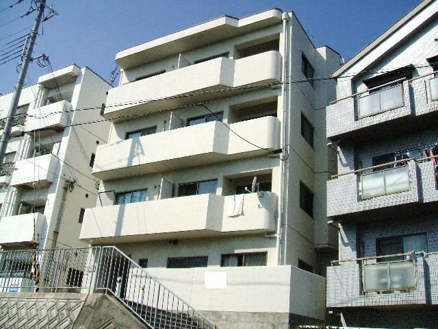 神戸市灘区灘北通のマンションの建物外観