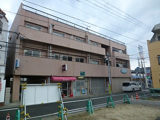 高亀ビルの建物外観