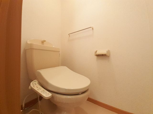 【富山市八尾町黒田のアパートのトイレ】