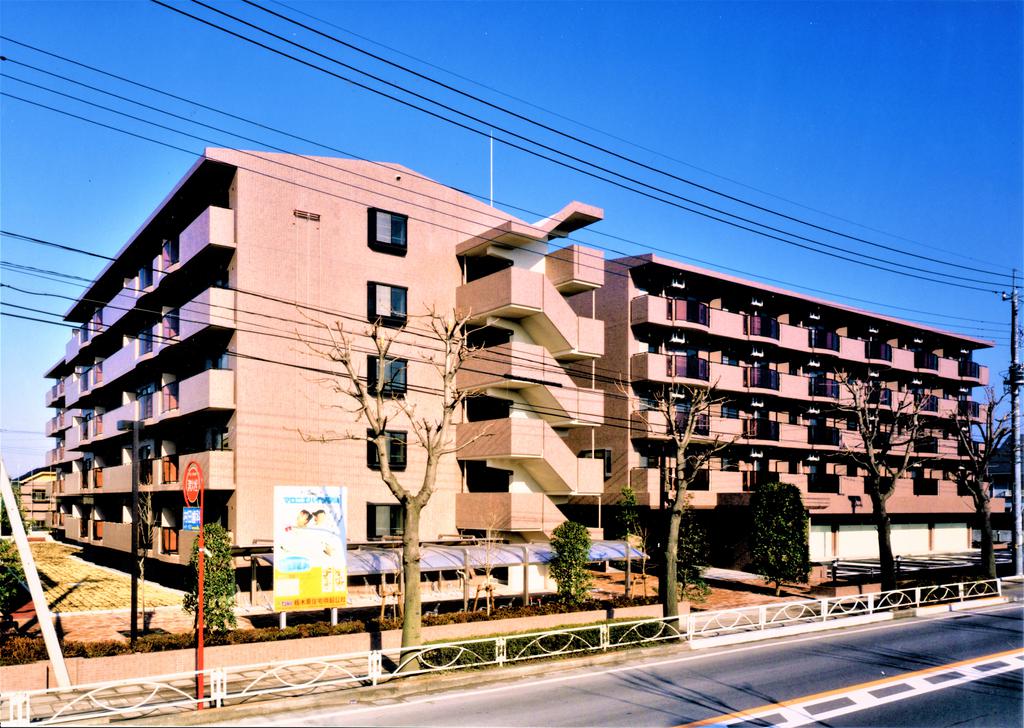 マロニエハイツ今泉の建物外観