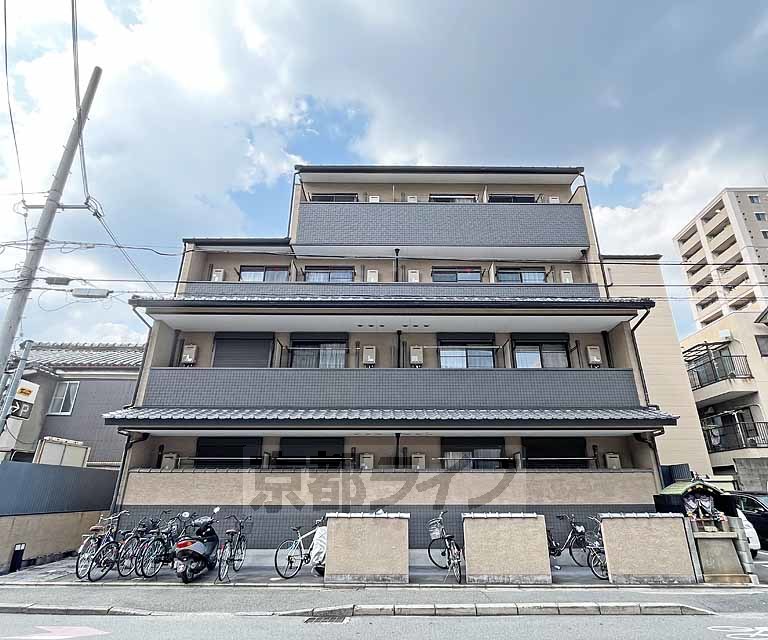 京都市下京区富永町のマンションの建物外観