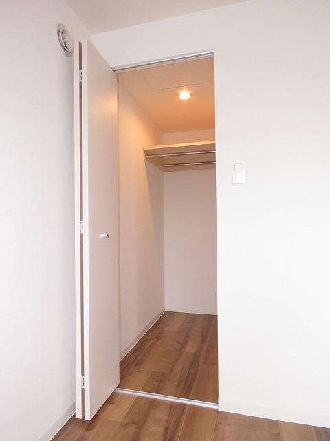 収納　収納力のあるウォークインクローゼットです！