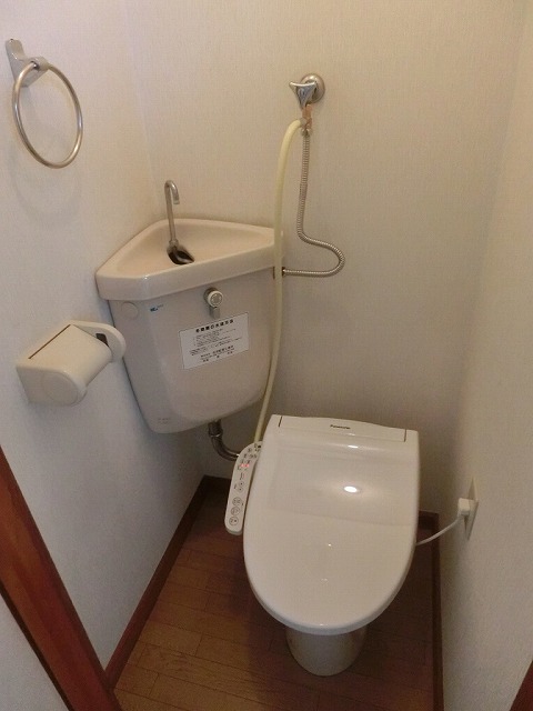 【札幌市白石区栄通のアパートのトイレ】