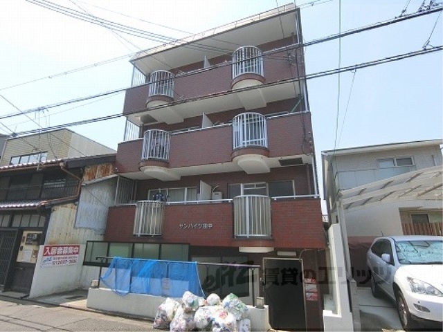 京都市下京区金換町のマンションの建物外観