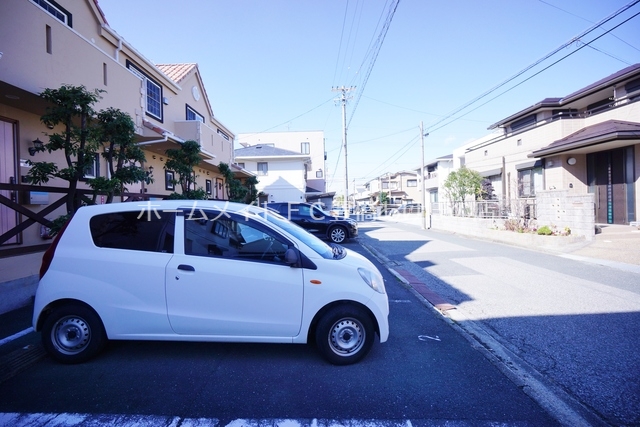 【ネイ・クラルテの駐車場】