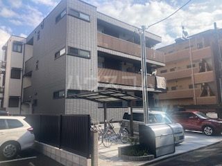 【セレスティア荒子二丁目の建物外観】