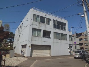 札幌市厚別区厚別中央三条のマンションの建物外観