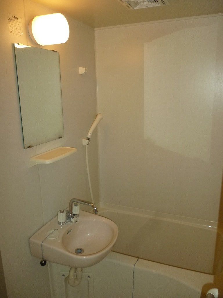 バス・シャワールーム　設備・仕様は号室により異なる為、現況を優先致します。