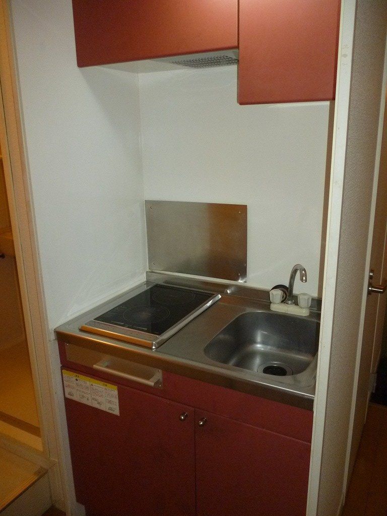 キッチン　設備・仕様は号室により異なる為、現況を優先致します。