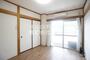 居室・リビング　南東向きで日当たり良好なお部屋！暖かな日差しが入ります♪