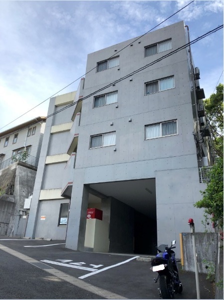 長崎市坂本のマンションの建物外観