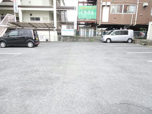 【ＢＬＤ．ＭＵＲＡＮＡＫＡIの駐車場】